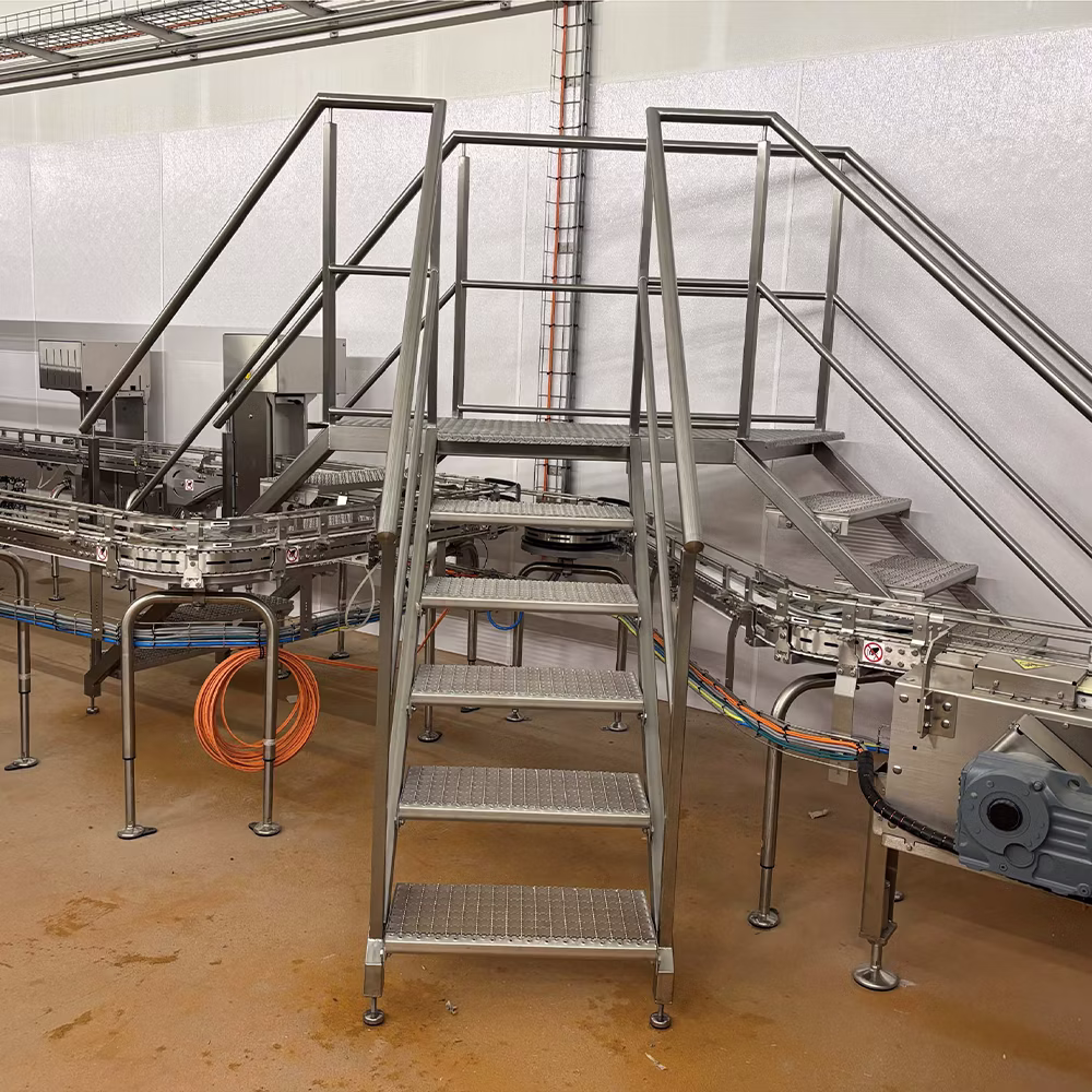 Sonderbauteil aus Edelstahl in Produktionsumgebung